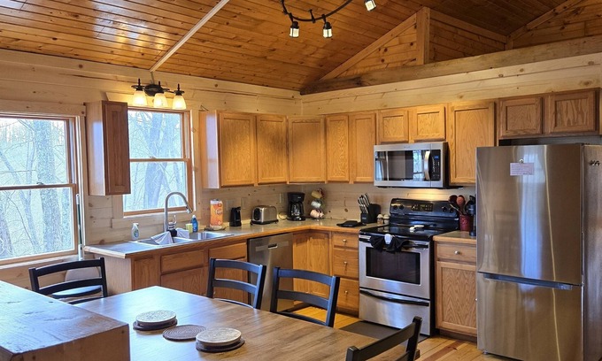Rockbridge Cabin | Big Oak Cabin (Hocking Hills area)