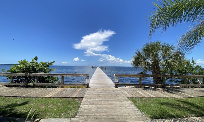 Ruskin Apartment | Big Oasis at Little Harbor!