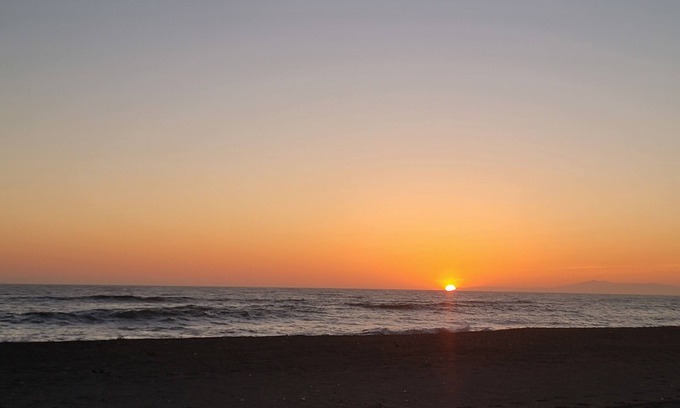 Oxnard Shores House | Big Relaxing Beach House 3 Bedrooms and a loft, less than 500 steps to the sand!