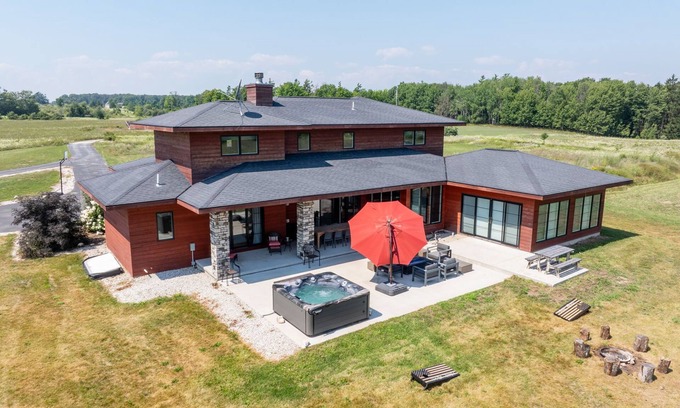 Ellison Bay House | Big Sky Ellison Bay Retreat with Private Hot Tub & In-Home Movie Theater