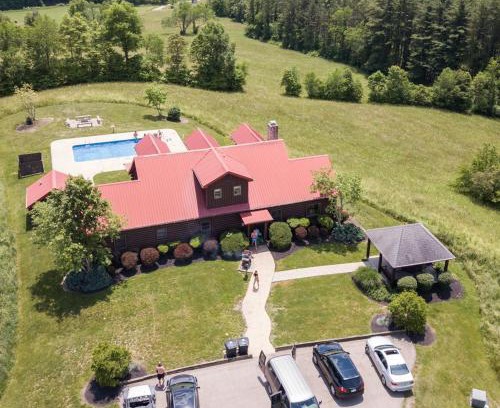 Logan House | Big Sky Lodge - by The Chalets