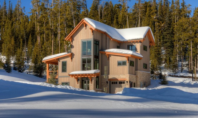 Powder Ridge Ski Chalet | Big Sky Vacation Rentals: Homestead 8 Claim Jumper