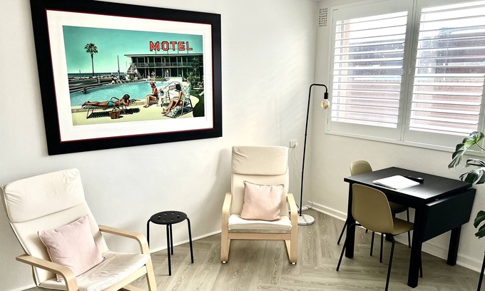 Elizabeth Bay Apartment | Big studio in the heart of Potts Point