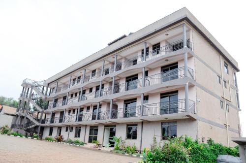 Kampala Hotel | Big Thrills Hotel and Suites Kampala