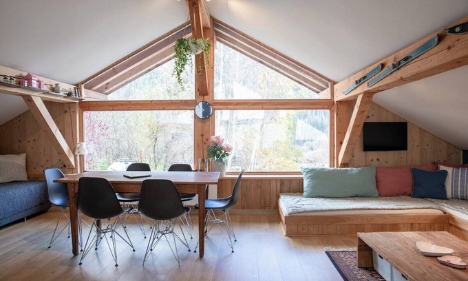 Les Houches Cottage | Bijou cottage with sauna, garden, free parking & Netflix