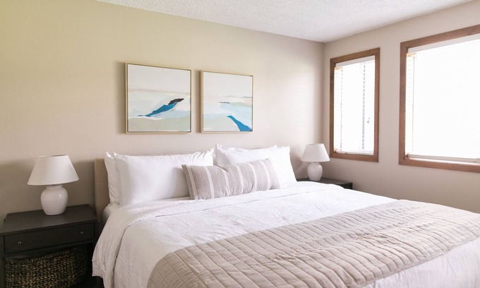 Sandpoint Condo | Bikes and Kayaks in Downtown Sandpoint Waterfront condo