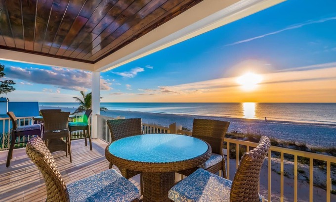 Ilexhurst House | Bikini's & Martini's Beachfront: Direct Gulf Front! Pool, Spa, Pro-Series Loaded Game Room & Arcade