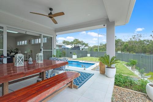 Vincentia House | Bikinis & Martinis