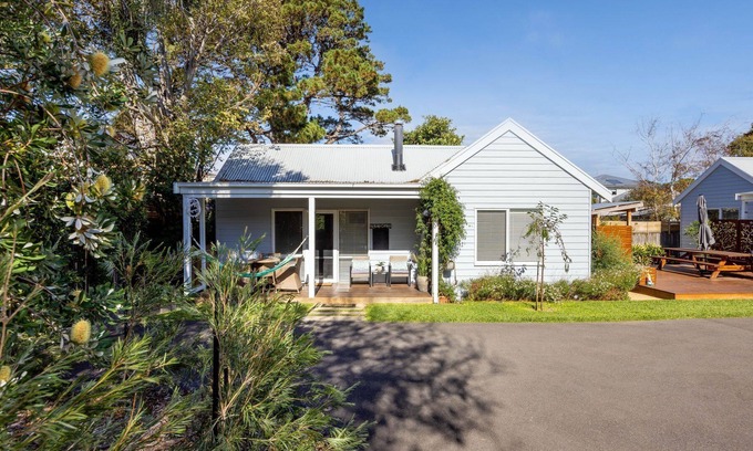 Sorrento Cottage | Bilinga Cottage - Magbird*