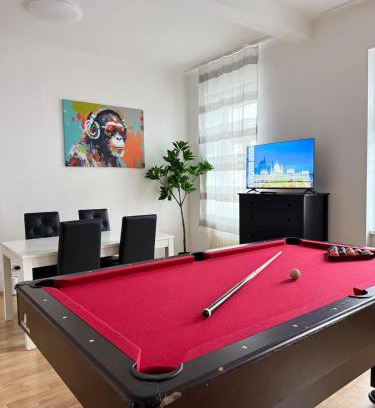 Brigittenau Apartment | Billiard Apartment for 4