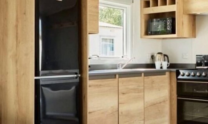 Great Houghton Ski Chalet | Billing Aquadrome Holiday Park Silver 3 Bed Caravan SF16