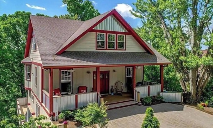 Kenilworth Apartment | Biltmore Hideaway - Luxury Urban Tree Top Retreat