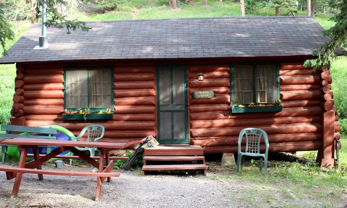 Cheyenne Crossing Cabin | Birchlodge Cabin By Spearfish Creek