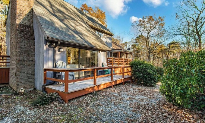 Landrum House | Bird Mountain Hideaway