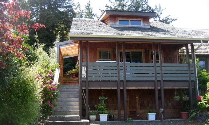 Port Townsend Cottage | Bird Nest Cottage near Fort Worden
