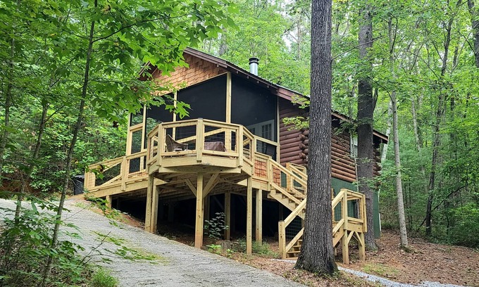 Sautee Nacoochee Cabin | Bird Song Cabin-Great Privacy for that romantic getaway