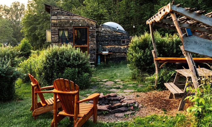 Roxbury House | Birdhouse · Glamping in New York the Catskills Birdhouse