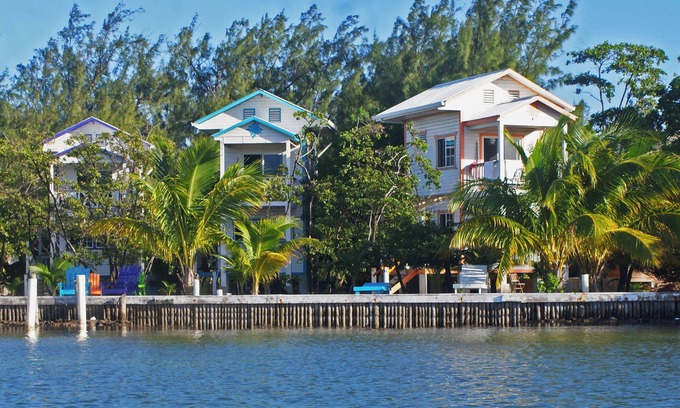 Caye Caulker Cottage | Birdhouses Hummingbird is a very unique place in the sunset side of the island.