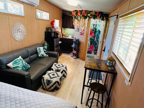 Granite Hills Apartment | Birdie's Bungalow- Stunning views in cozy tropical hideaway!
