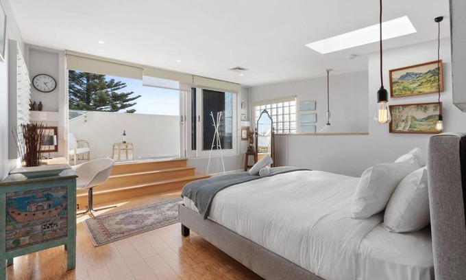 North Bondi Apartment | Birds Nest Studio - huge views above North Bondi