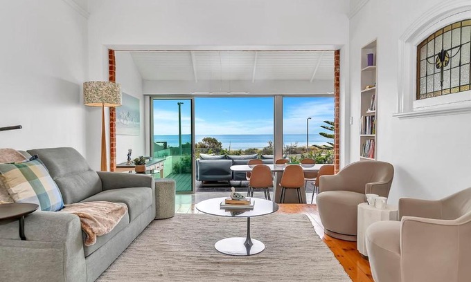 Grange House | Birdy Beach House - An Idyllic Oceanfront Lifestyle