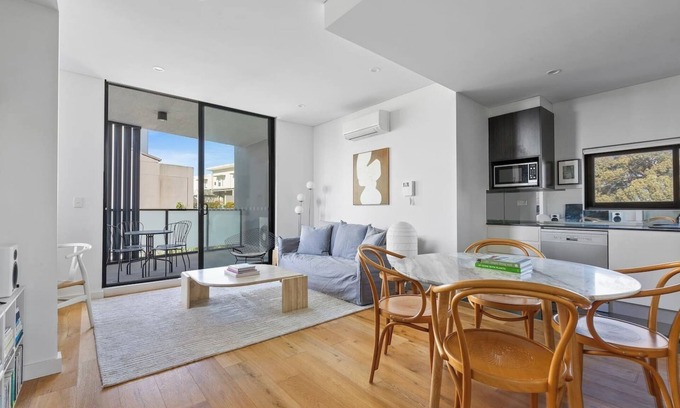 Alexandria Apartment | Birmingham Beacon Cosy City Escape for Couples