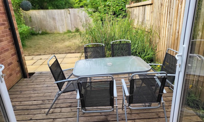 Hall Green Apartment | Birmingham Blissful Apartment With 2 Bedrooms