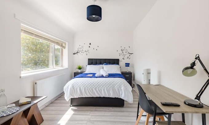 Great Barr House | Birmingham Great Barr Property Near Junction 7 M6