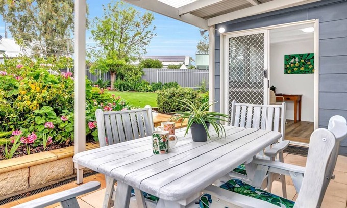 Sellicks Beach Cottage | Biru Beach Cottage A Coastal Garden Hideaway