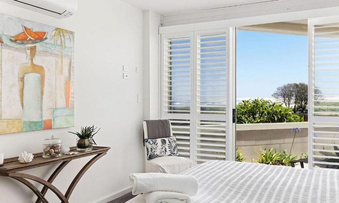 Anna Bay House | Birubi Beach Waterfront