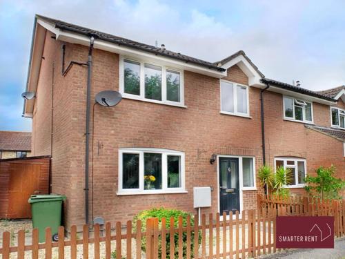 Bisley Apartment | Bisley - 2 Bedroom House - Front Garden and Parking