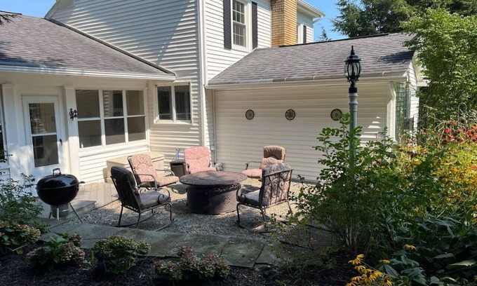 Fly Creek House | *Bissell House* 5MilestoHOF