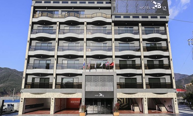 Jinhae-daero Hotel | Biz Hotel