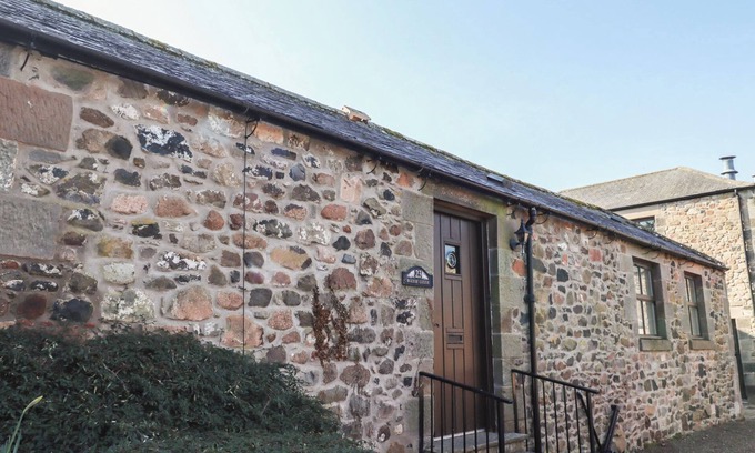 Akeld House | BIZZIE LIZZIE, pet friendly in Wooler