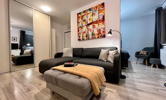 Banska Bystrica Apartment | BL - The Apartment Lenka, 24hr Self Check-in, Free Private Parking, Balcony with Mountain View, 5 minute walk to City Center