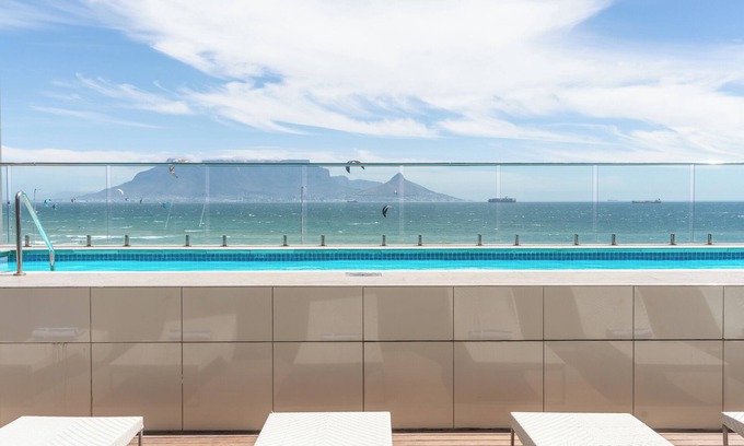 Bloubergstrand Hotel | Blaauwberg Beach Hotel