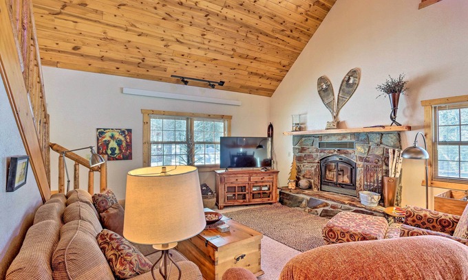 Lead Cabin | Black Hills Cabin ~ 2 Mi to Terry Peak!