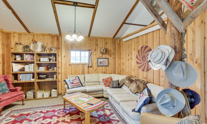 Hermosa House | Black Hills Vacation Rental 25 Mi to Mt Rushmore!