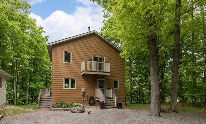 Tay Valley Cottage | Black Lake Cottage w/ Hot Tub and Sauna