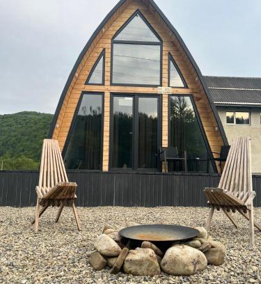 Yaremche Ski Chalet | Black Pepper