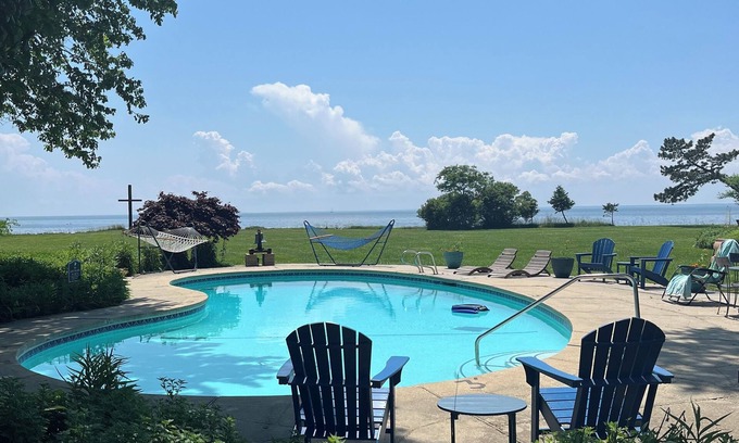 Tilghman Bed & Breakfast | Black Walnut Point Inn