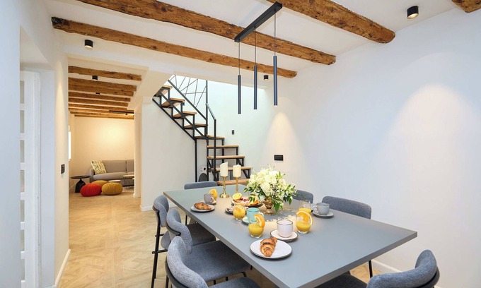 Pile Apartment | Black Water Bay house