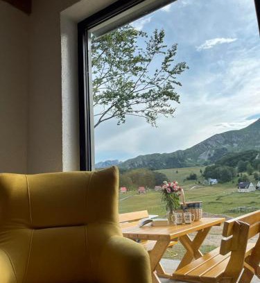 Virak House | Blackberry house Žabljak
