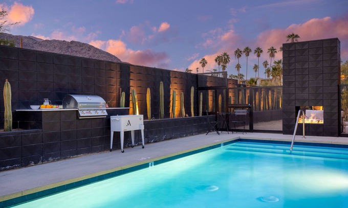Downtown Palm Springs House | Blackhaus Suites by AvantStay – Modern Comfort in Downtown Palm Springs