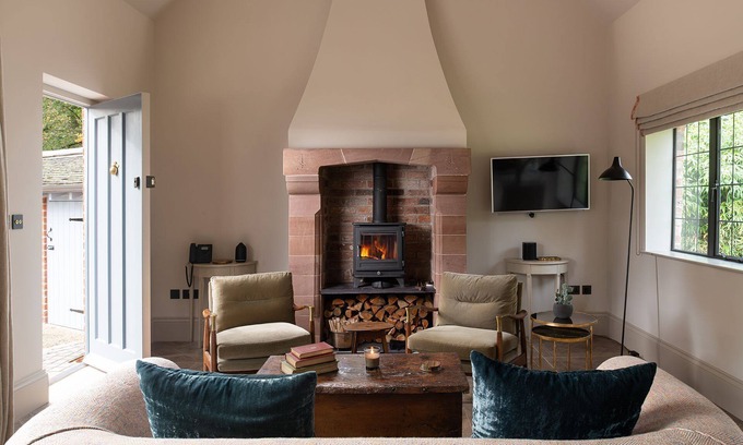 Nantwich Cottage | Blacksmith's Cottage - Luxury Cottages