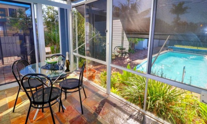 Blacksmiths House | Blacksmiths Sea Breeze-pool and walk to the beach!