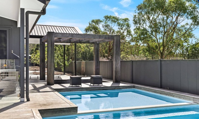 Willow Vale House | Blackwood Manor Retreat - unforgettable moments for large families or groups.