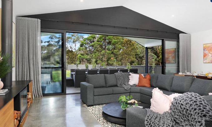 Willow Vale House | Blackwood Manor - timeless memories for unforgettable family or group getaways.