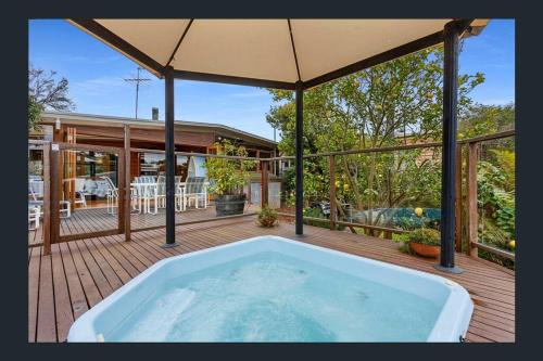 Blairgowrie House | Blairgowrie Back Beach Bungalow