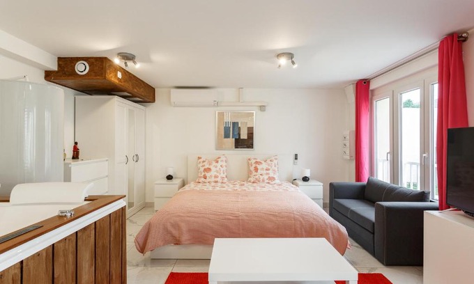 Le Blanc-Mesnil Apartment | Blanc Mesnil Nid d'amour